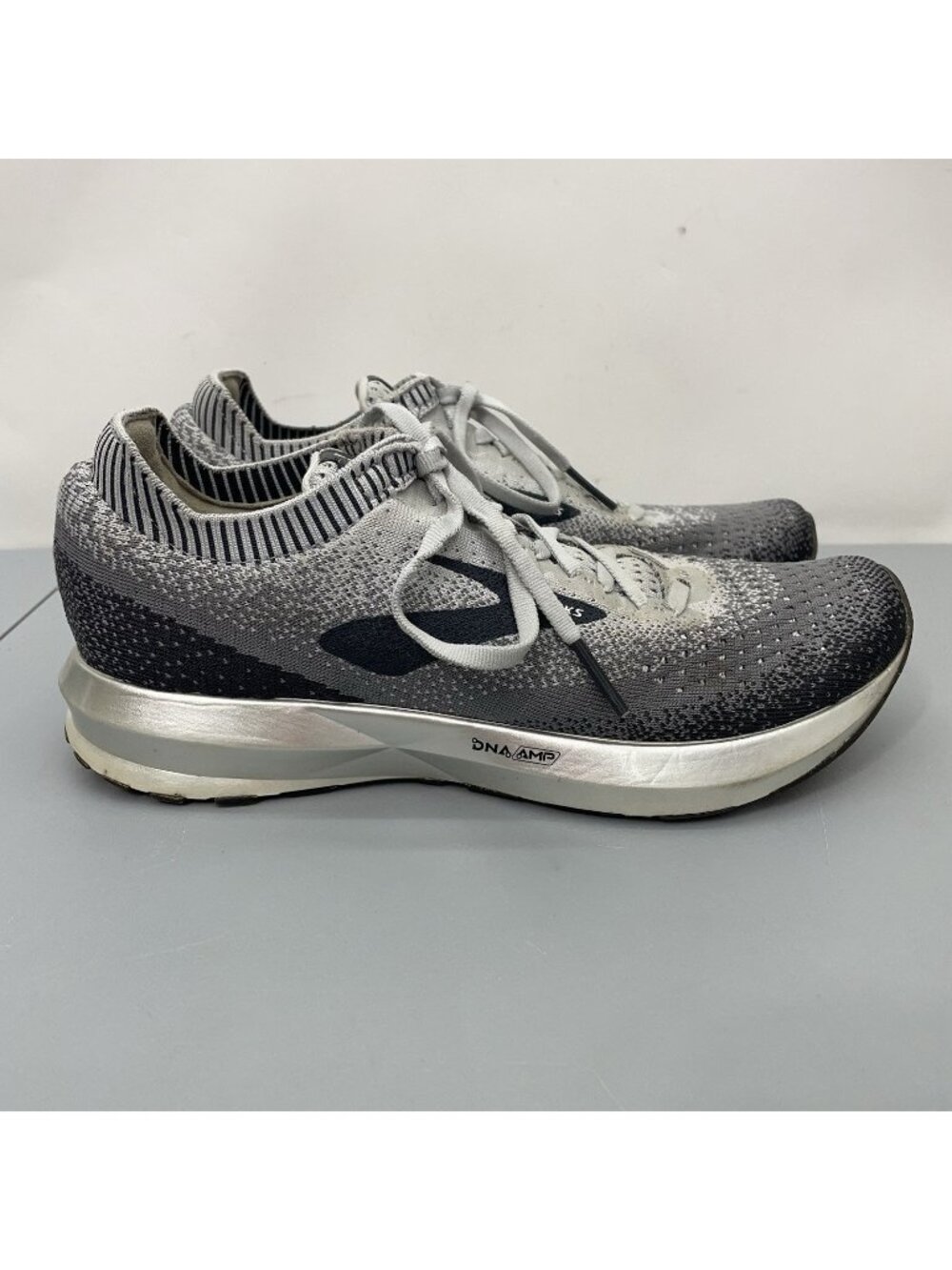 Brooks Levitate 2 Sneakers Shoes Running Training Athletic Gray Womens 8 - Picture 1 of 13